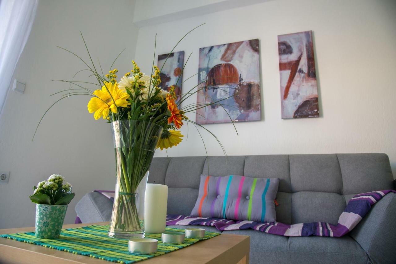 Sea View Apartment *